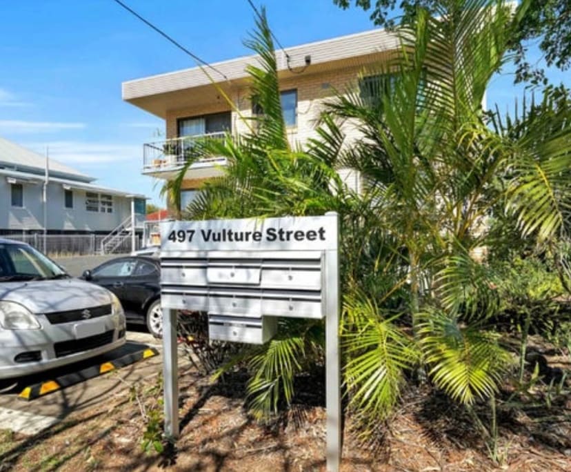 Furnished room in a flatshare