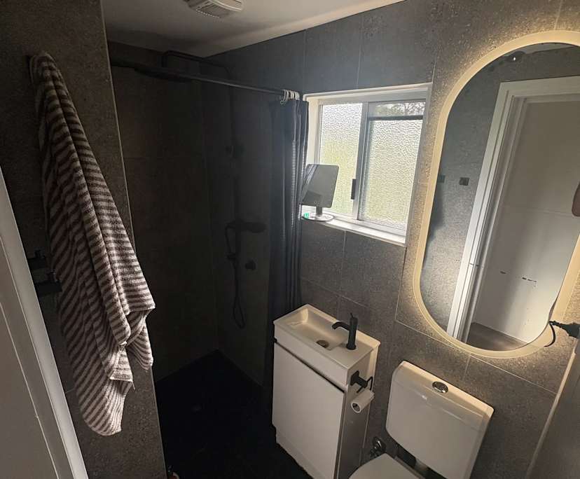 Unfurnished room in a flatshare