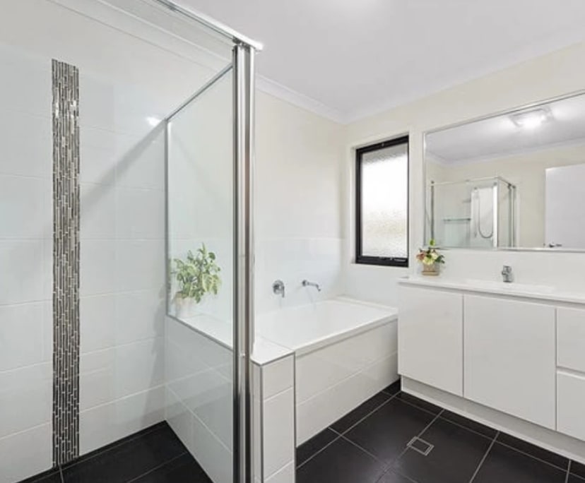 $200, Student-accommodation, 4 bathrooms, Upper Kedron QLD 4055