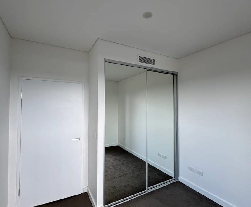 Unfurnished room with own bathroom