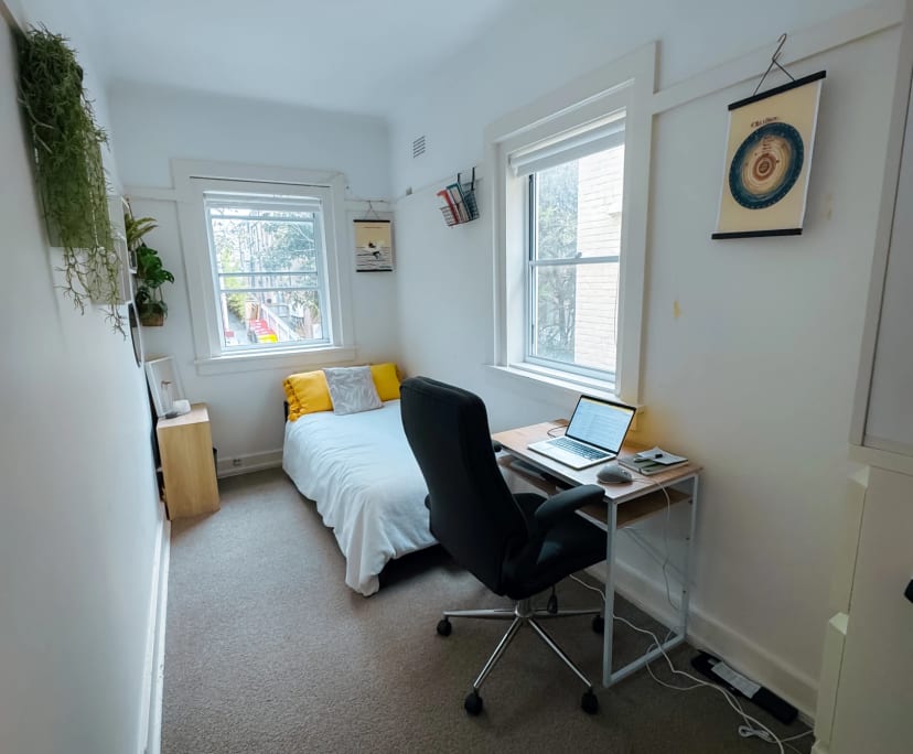 Furnished room in a flatshare