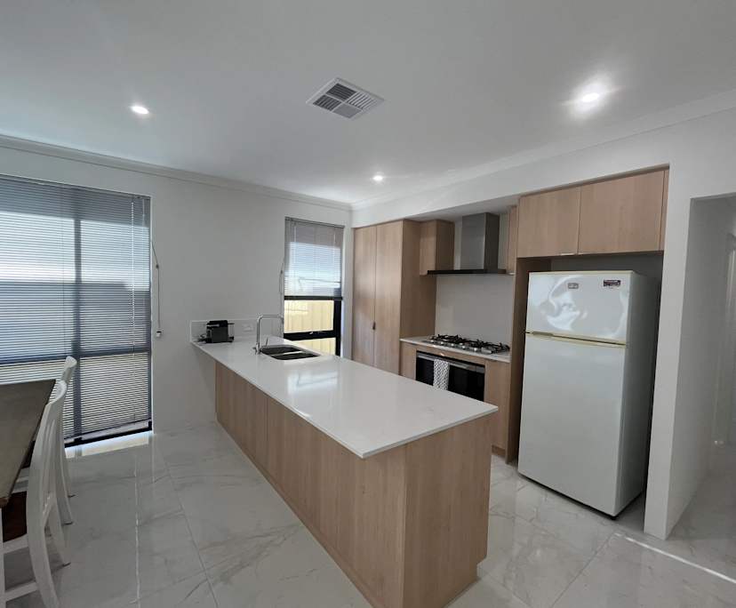 $350, Share-house, 4 bathrooms, Success WA 6164