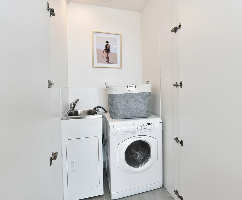 $770, 1-bed, 1 bathroom, St Kilda VIC 3182