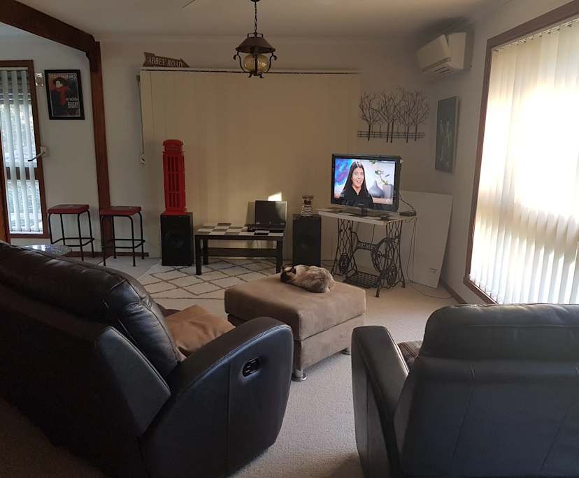 $350, Student-accommodation, 3 bathrooms, Greensborough VIC 3088