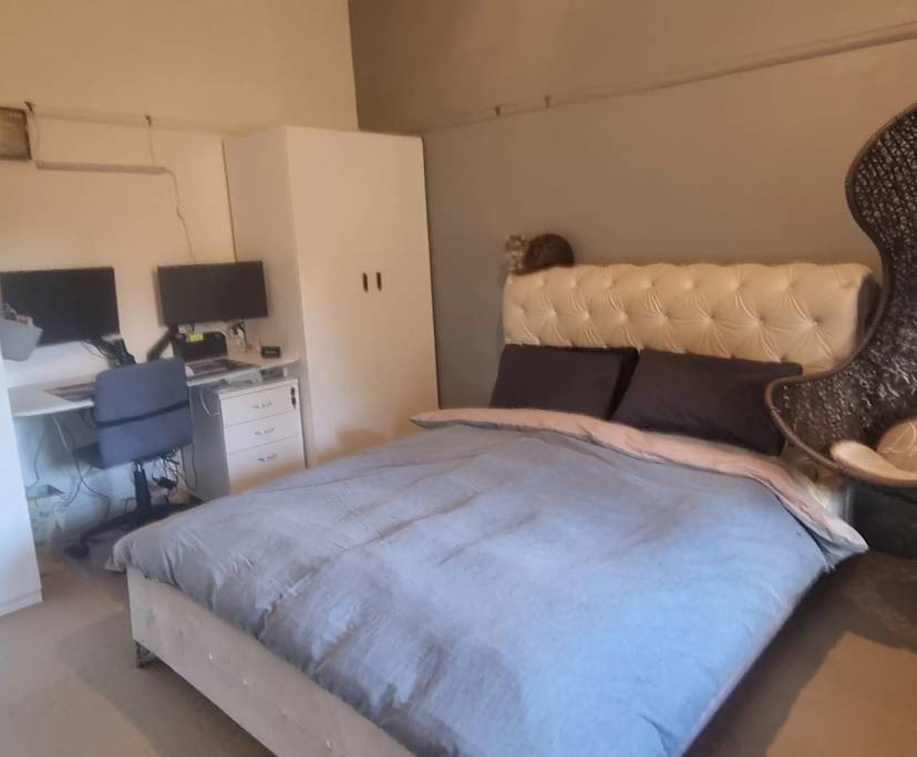Furnished room in a share house