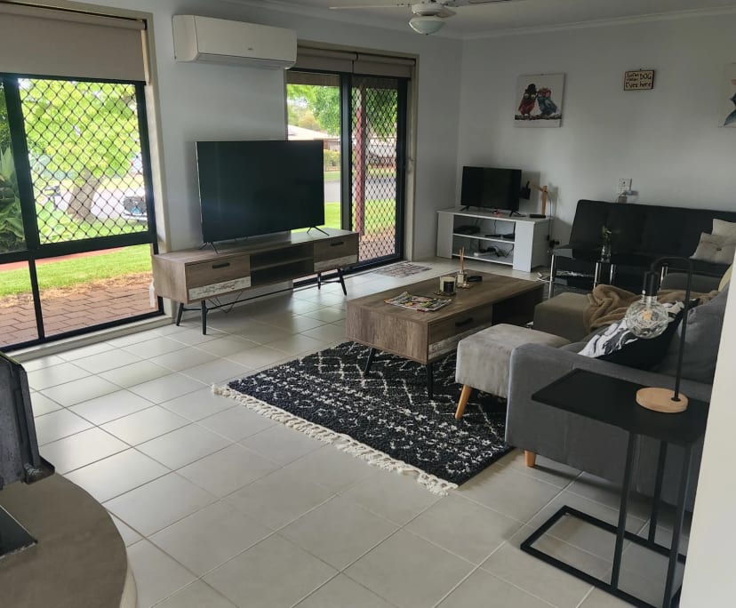 Room for Rent in Wilsonton Heights, QLD 215, Furn...