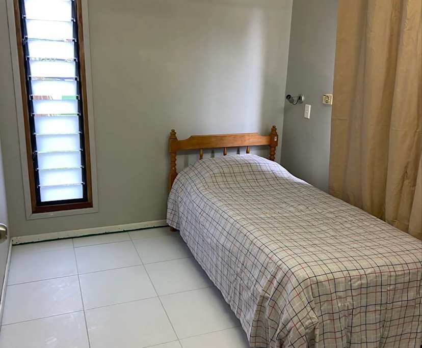 Room in a share house