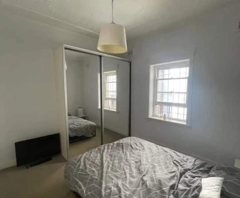 Furnished room in a flatshare