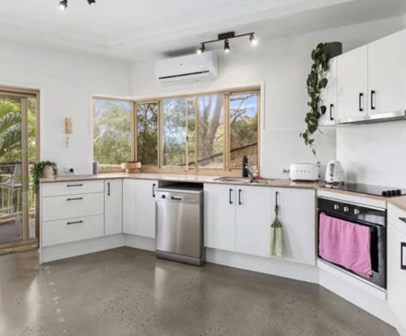 Unfurnished room with own bathroom