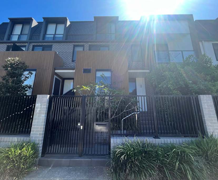 Whole property with 4 rooms for rent