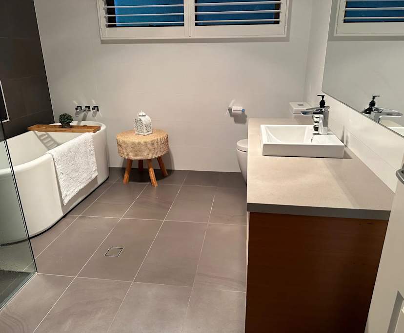 $395, Studio, 1 bathroom, Indooroopilly QLD 4068