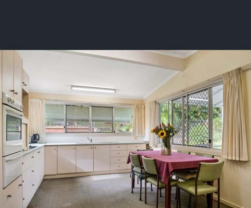 Room in a share house