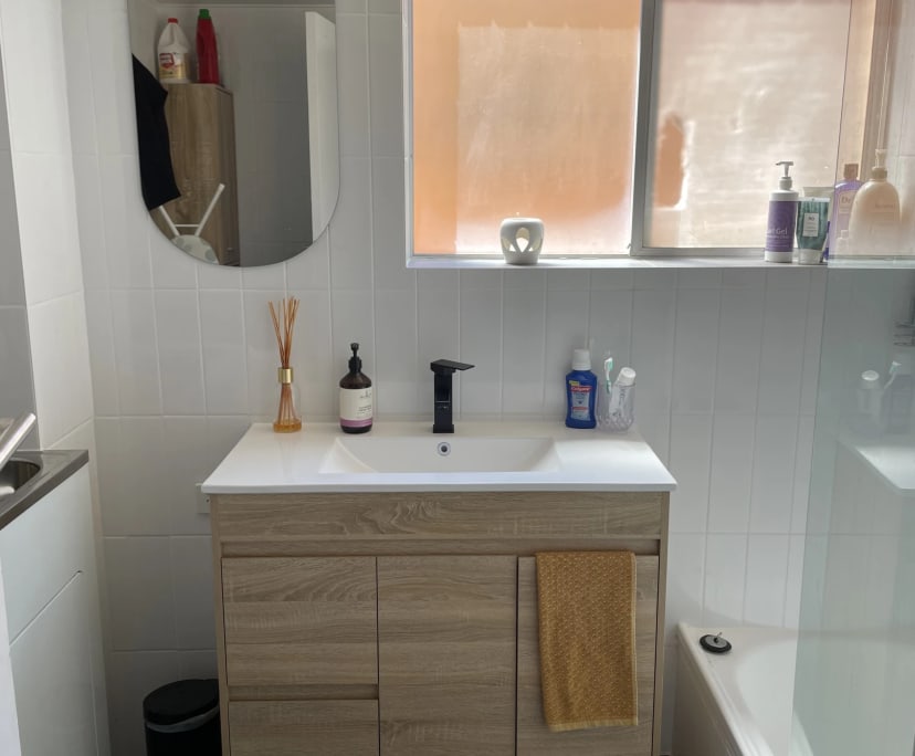 Room for Rent in Burleigh Heads, Gold Coast 400,