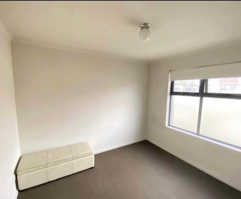 Room in a share house