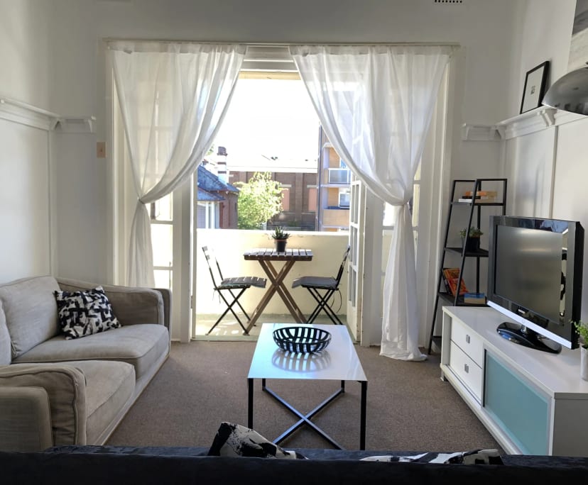 Furnished room in a flatshare