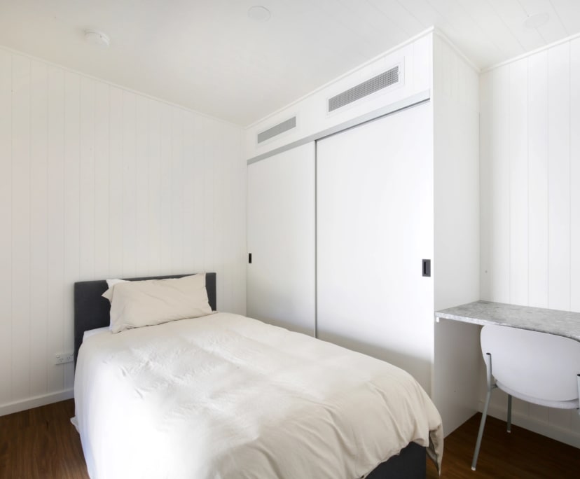 $415, Whole-property, 6 bathrooms, Jubilee Pocket QLD 4802