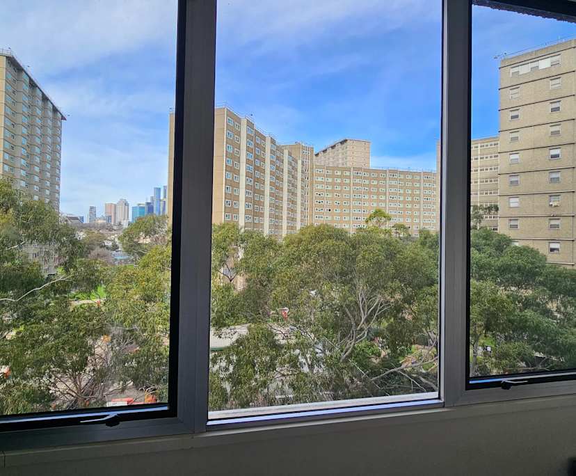 Furnished room in a flatshare