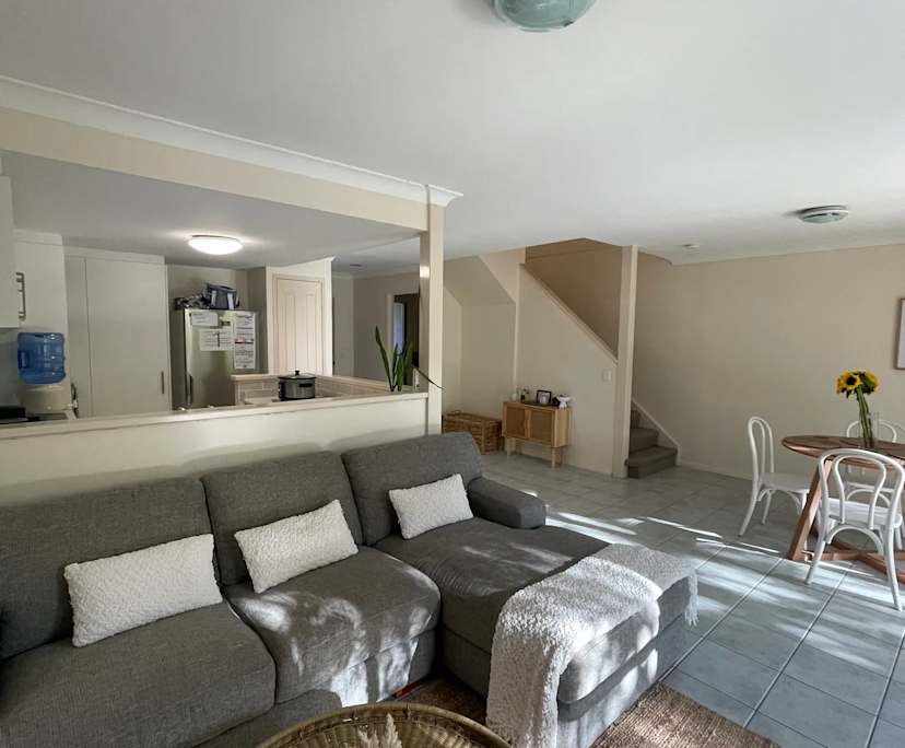 $290, Share-house, 3 bathrooms, Burleigh Heads QLD 4220