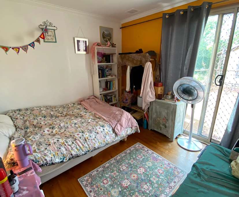 Unfurnished room in a share house