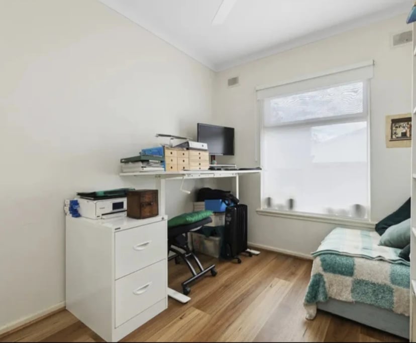 Room for Rent in Henley Beach, Adelaide 250, Unfu...