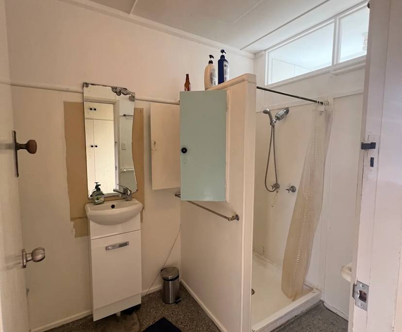 $220, Share-house, 6 bathrooms, Coorparoo QLD 4151