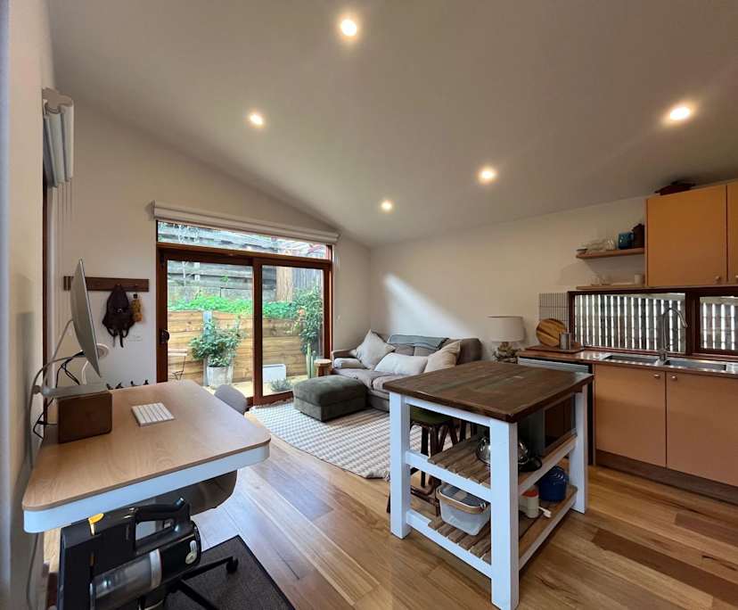 Furnished room studio flat for rent