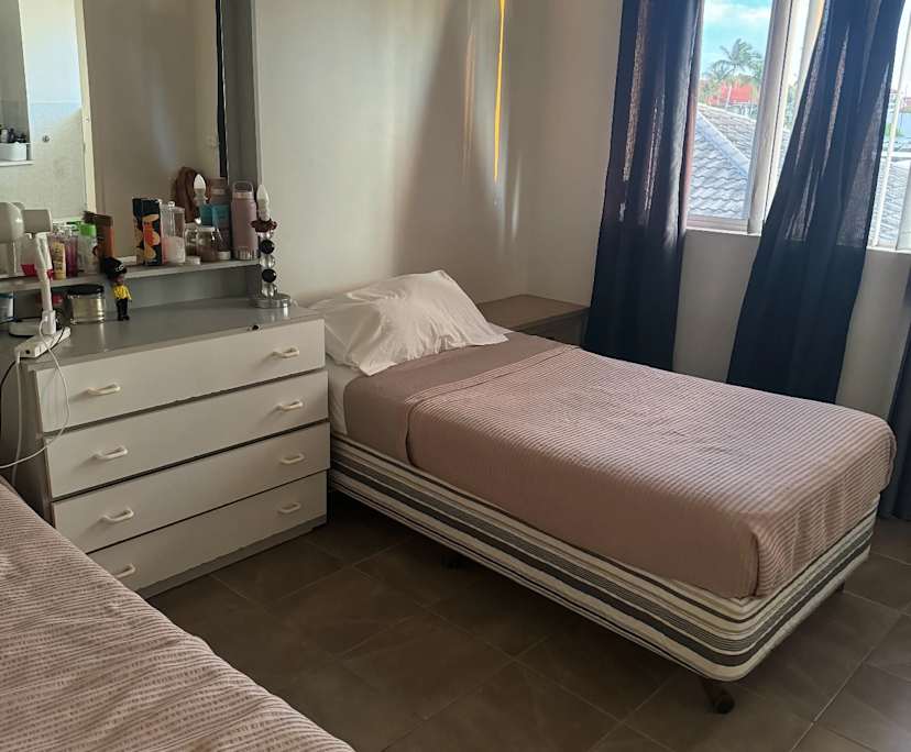 $200, Student-accommodation, 1 bathroom, Surfers Paradise QLD 4217