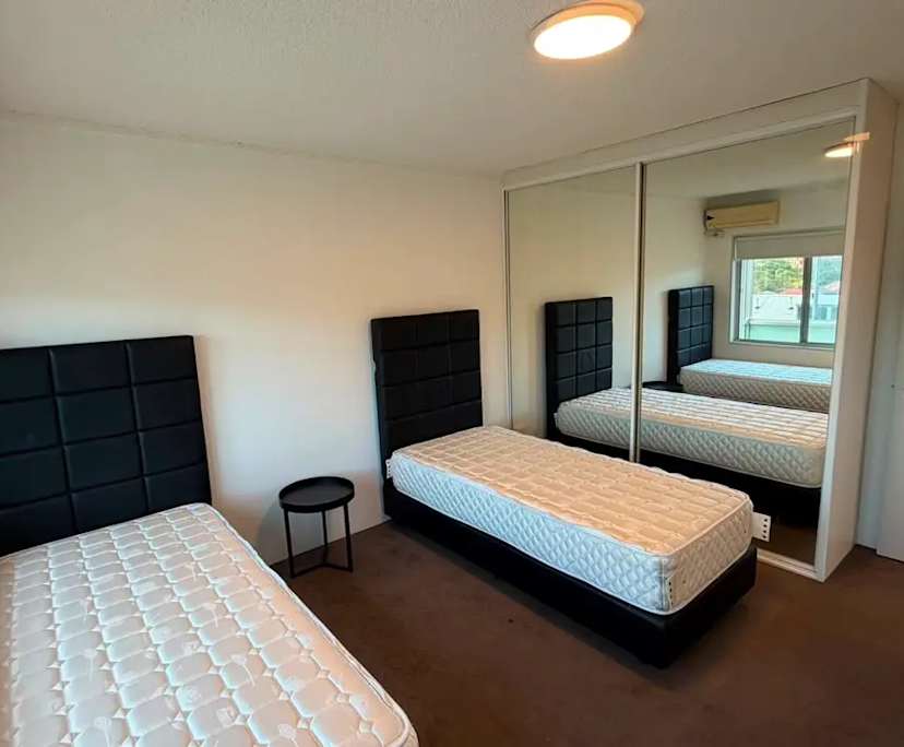 Furnished room in a flatshare