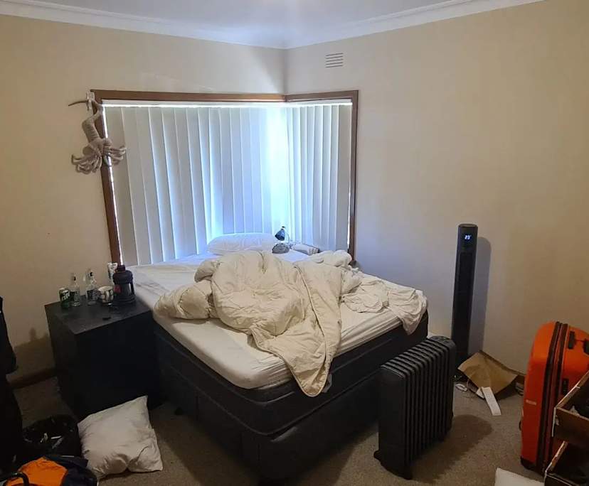 Unfurnished room in a share house