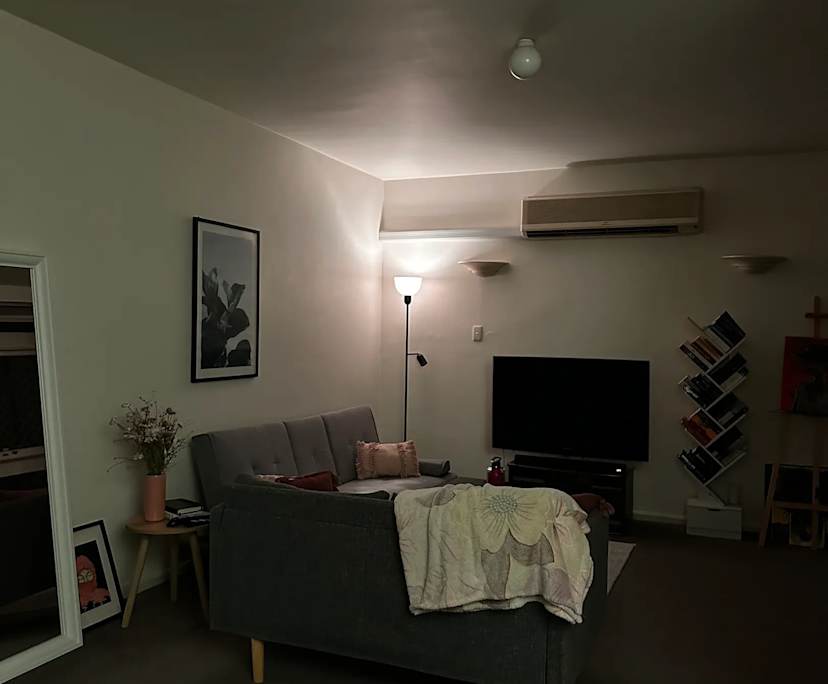Unfurnished room in a flatshare