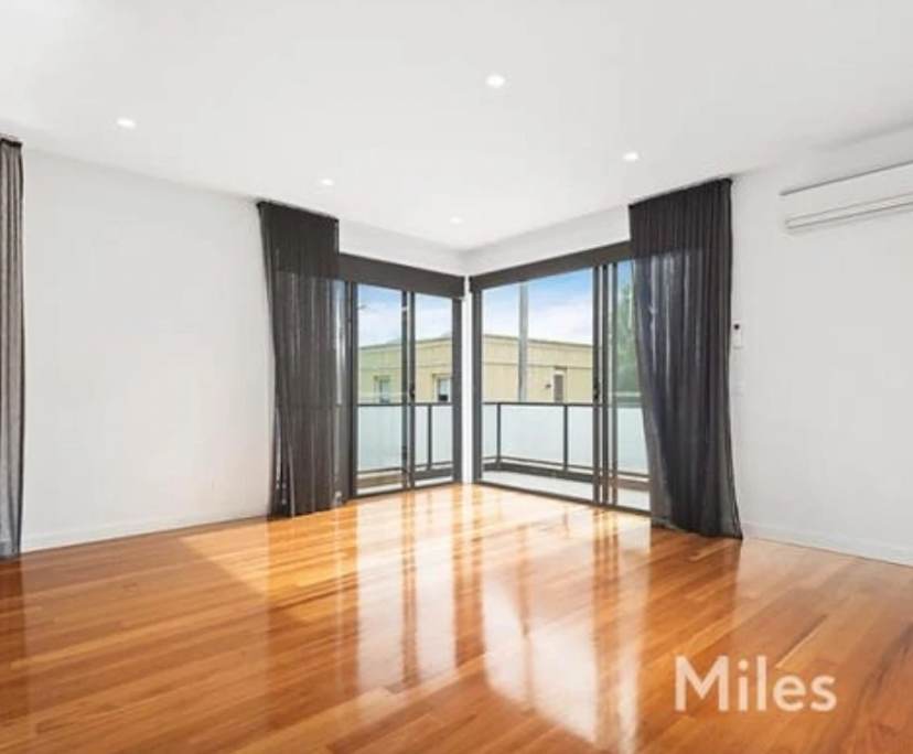 Unfurnished room with ensuite in a share house