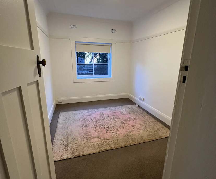 Unfurnished room in a flatshare