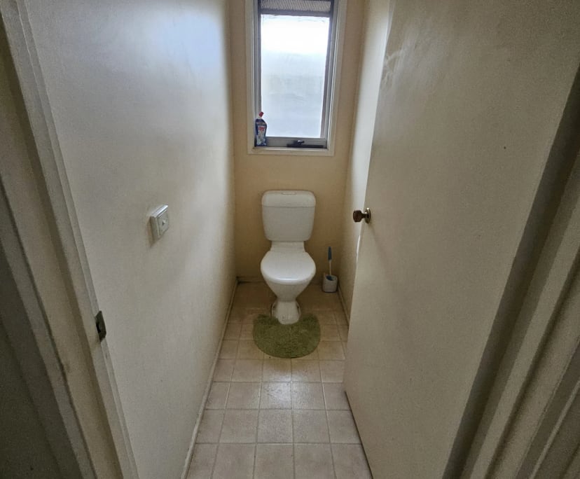 $180, Share-house, 3 bathrooms, Pakenham VIC 3810