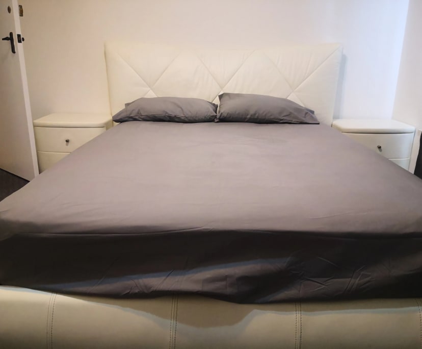 Furnished room in a flatshare