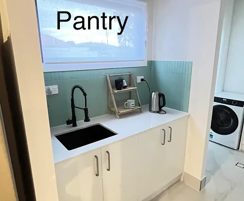 $320, Student-accommodation, 5 bathrooms, Upper Mount Gravatt QLD 4122