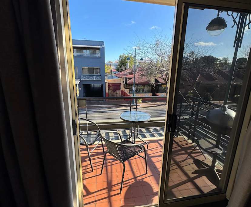 Furnished room in a flatshare