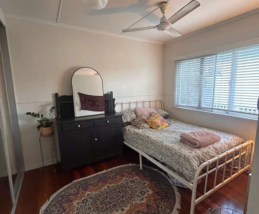 Room in a share house