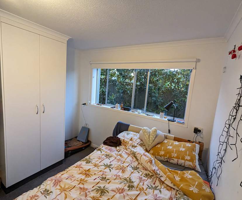 Room in a share house