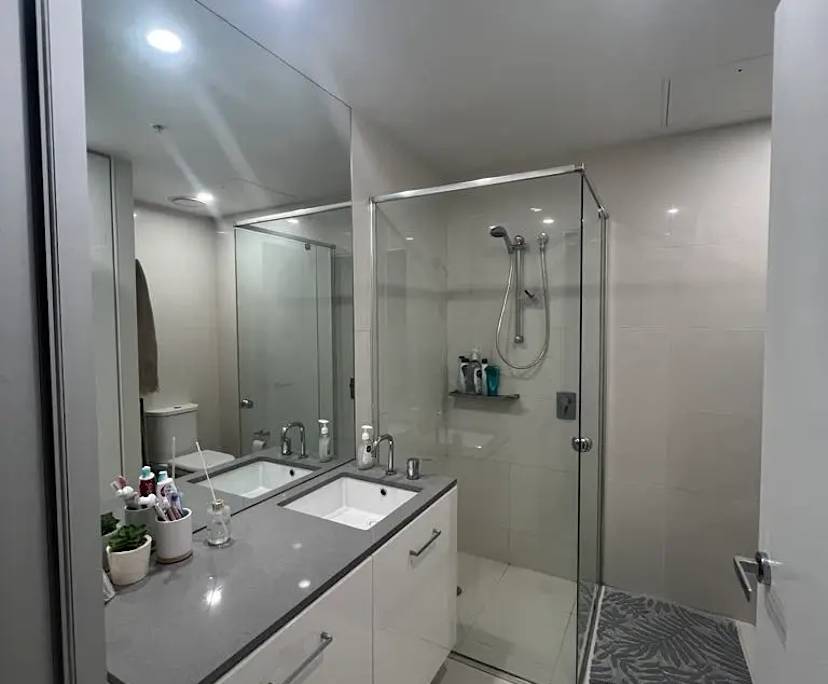 Furnished room with own bathroom