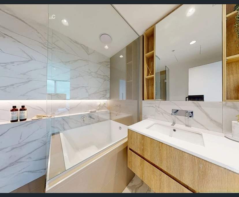 $1,300, Whole-property, 2 bathrooms, Melbourne VIC 3000