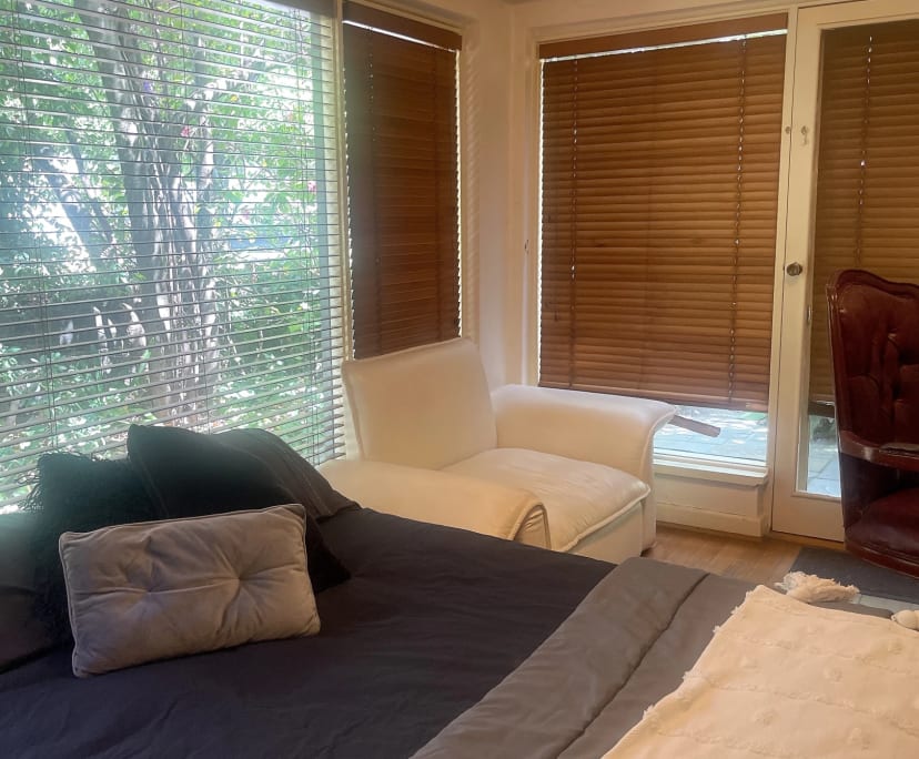 Furnished room in a flatshare
