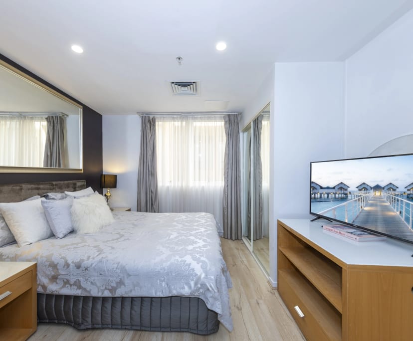 Furnished room with ensuite in a flatshare