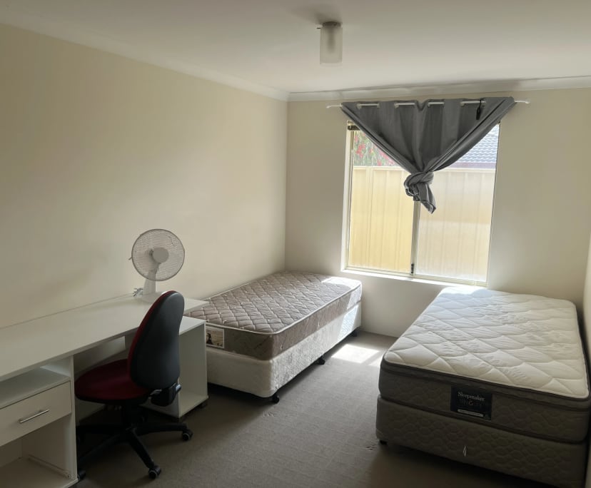 $350, Share-house, 4 bathrooms, Cloverdale WA 6105