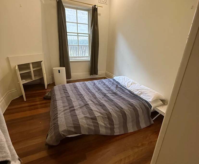 Room in a share house