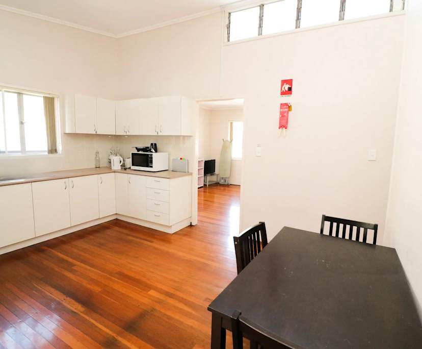 $210, Share-house, 6 bathrooms, Auchenflower QLD 4066