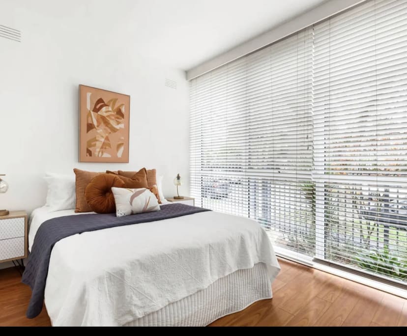 $350, Flatshare, 2 bathrooms, St Kilda VIC 3182