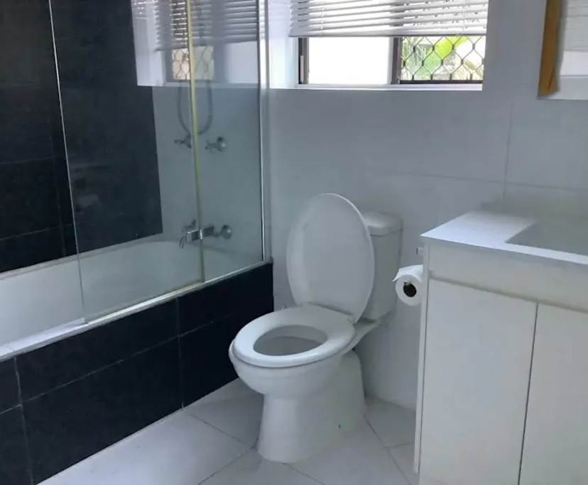 $250, Flatshare, 3 bathrooms, Taringa QLD 4068
