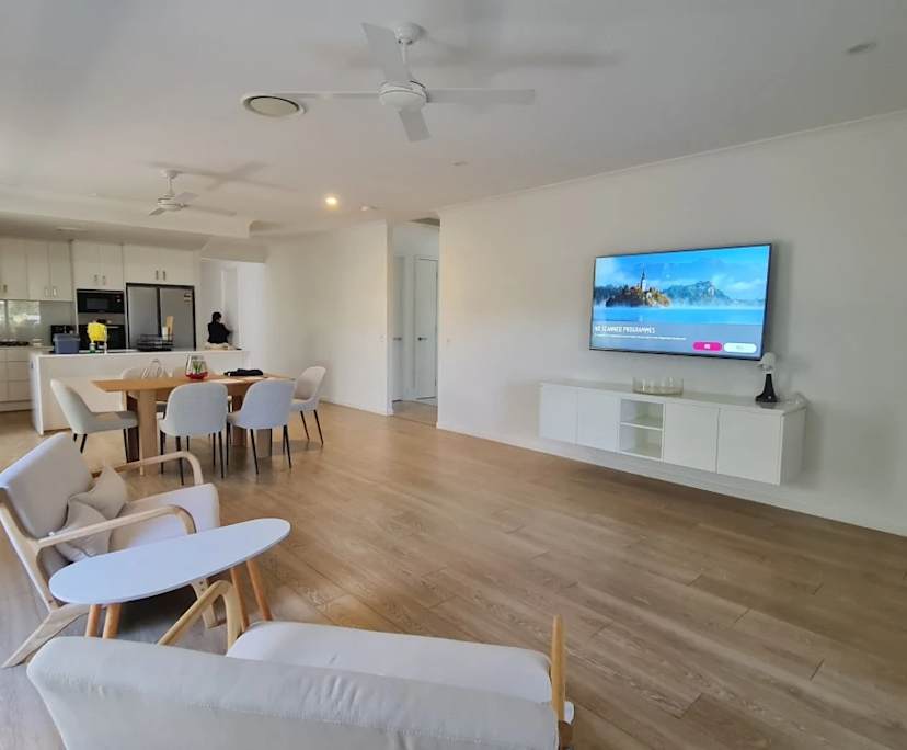 $325, Share-house, 4 bathrooms, Hope Island QLD 4212