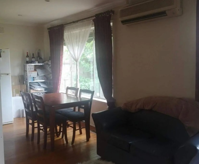 Room in a share house
