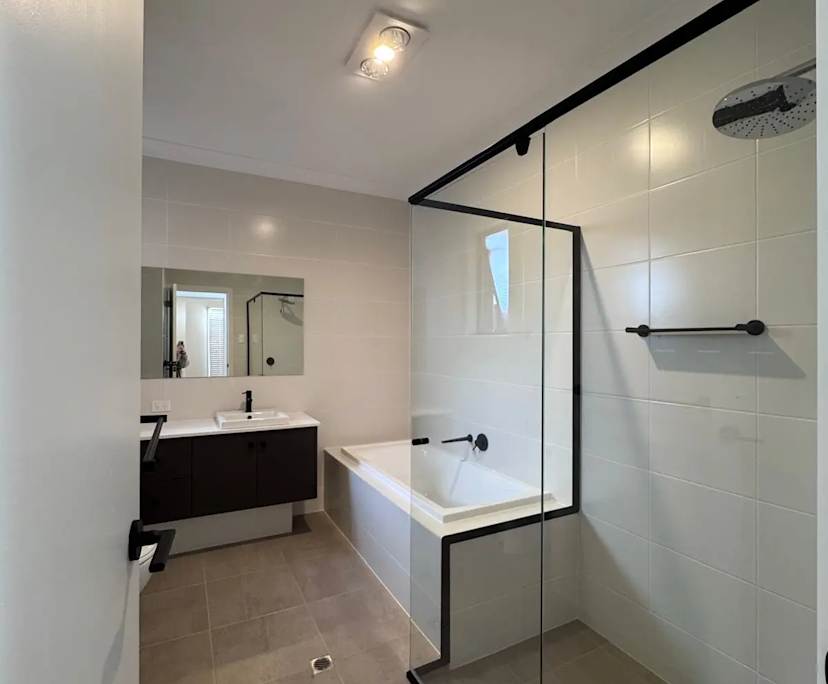 Room in a share house